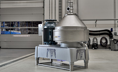 2025-interview-tratner-separator-teaser